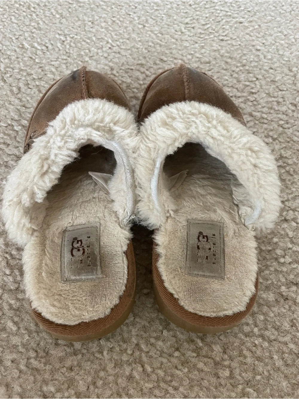 UGG Australia Kids’ Shearling Comfortable Slippers Size 1 Winter Cozy Leather